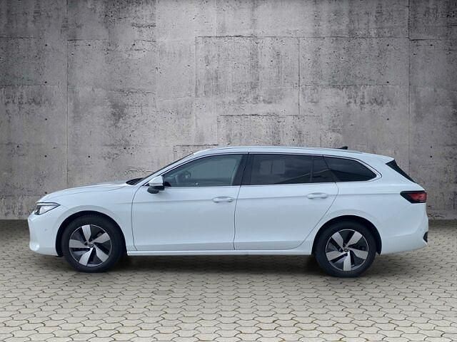 Gebraucht VW Passat IQ Drive 150 PS (110 kW) 2024 Weiß Kombi