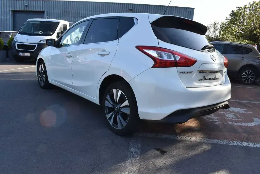 Gebraucht Nissan Pulsar Tekna 110 PS (80 kW) 2015 Weiß Kleinwagen