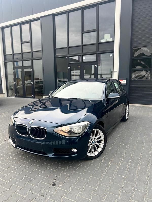 Blau Gebraucht 2012 BMW 118 Kleinwagen | 2.850 € (Superpreis) - Bild 1/4
