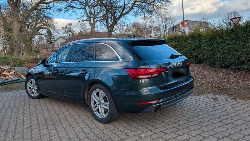 Gebraucht Audi A4 Sport 190 PS (139 kW) 2018 Grün Kombi