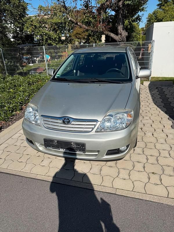 Silber Gebraucht 2005 Toyota Corolla Limousine | 3.600 € (Fairer Preis) - Bild 1/4