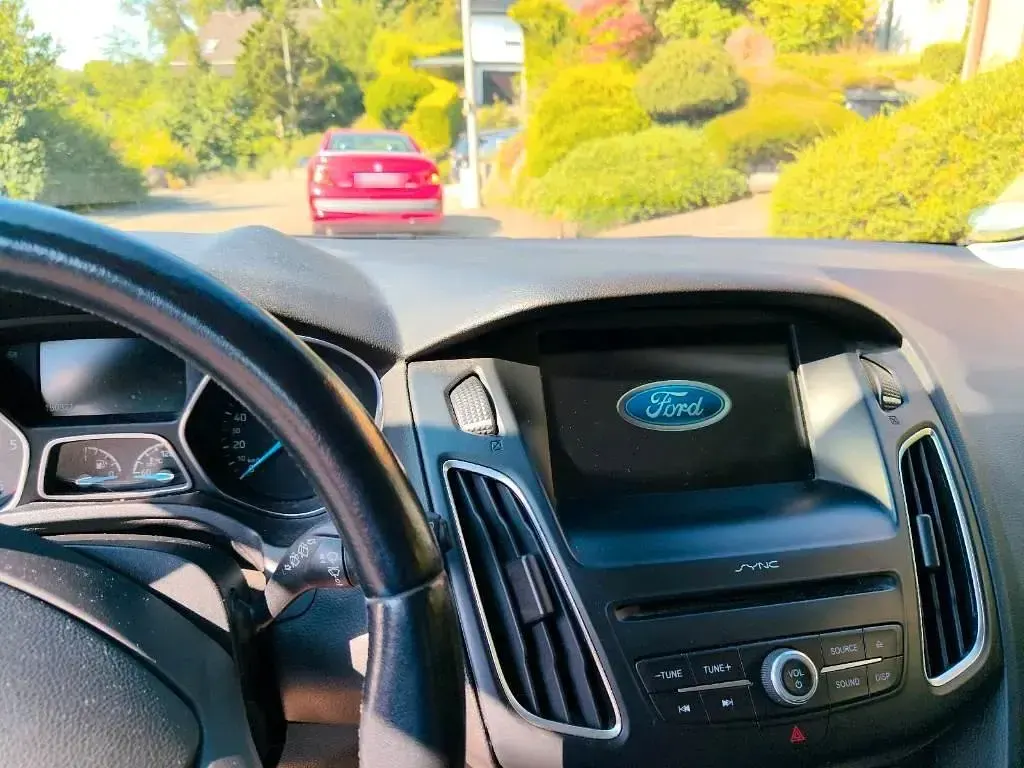 Gebraucht Ford Focus 120 PS (88 kW) 2017 Weiß Limousine