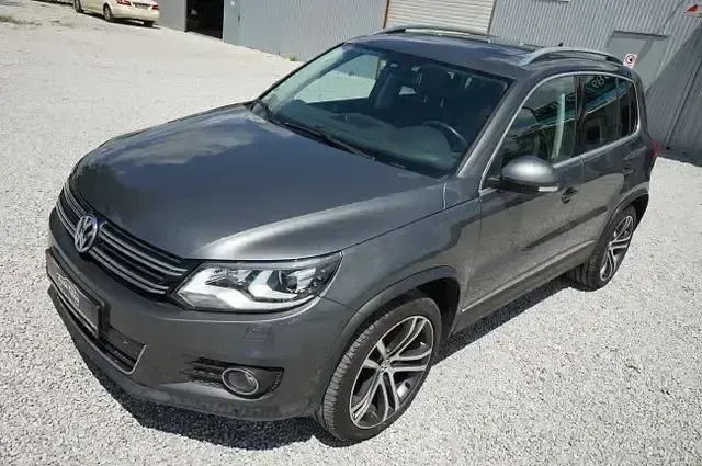 Gebraucht VW Tiguan Sportline 177 PS (130 kW) 2015 Grau SUV