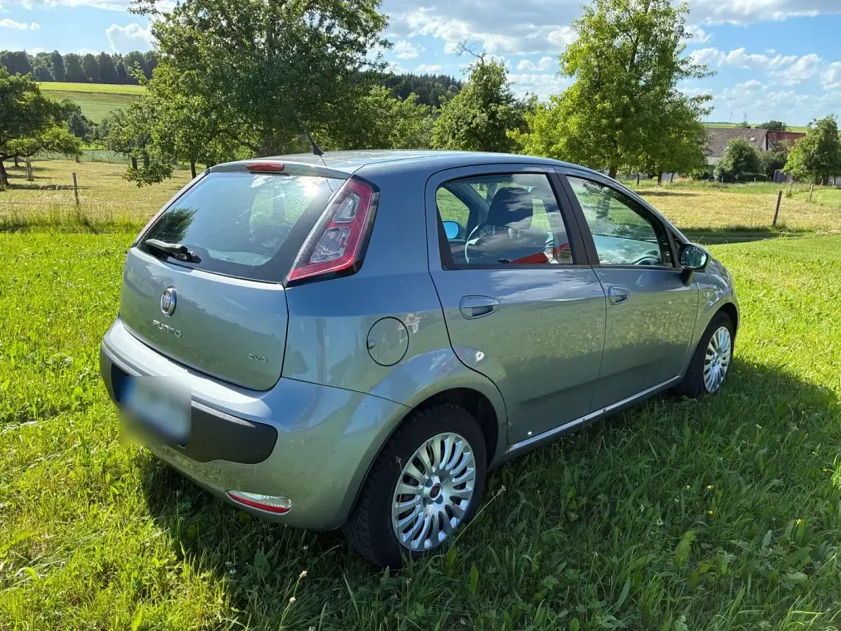 Gebraucht Fiat Grande Punto 65 PS (47 kW) 2010 Grau Kleinwagen