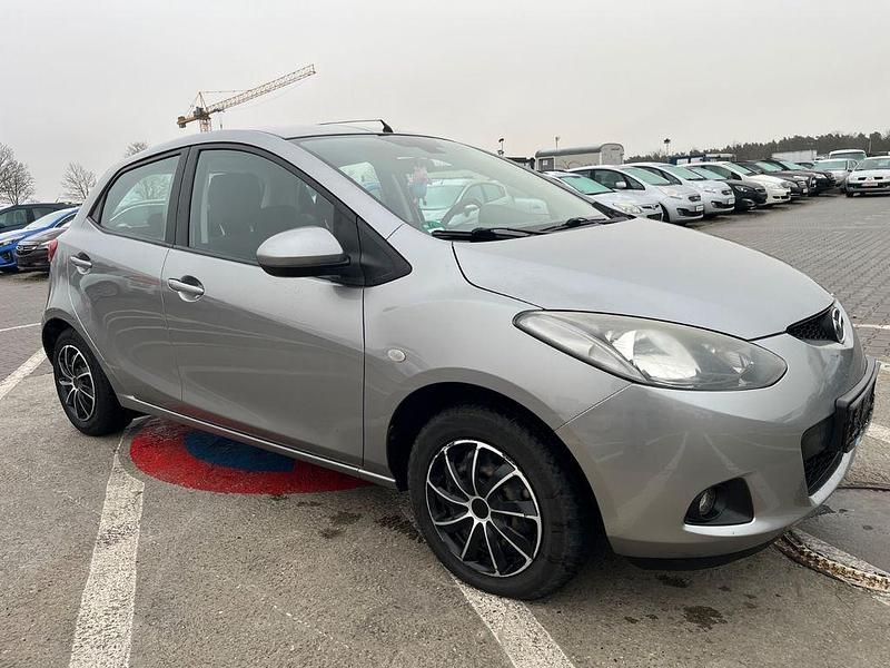 Silber Gebraucht 2009 Mazda 2 Limousine | 2.499 € (Guter Preis) - Bild 1/4
