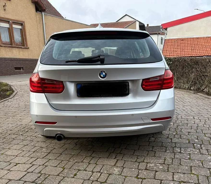 Gebraucht BMW 318 143 PS (105 kW) 2013 Silber Kombi