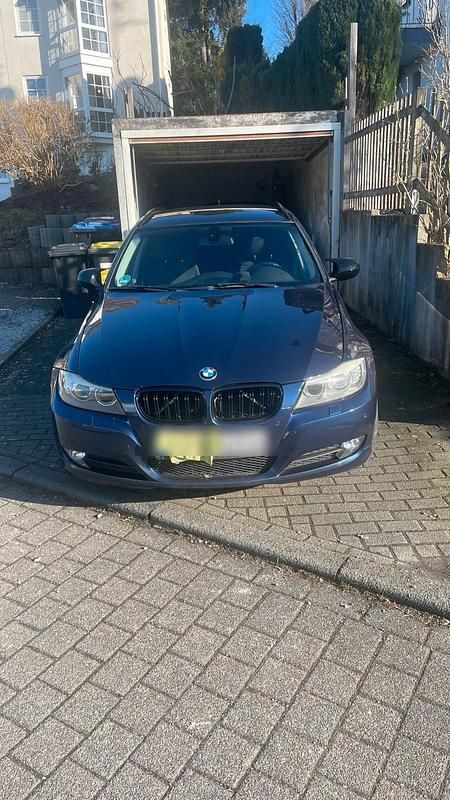 Gebraucht BMW 320 Shadowline 184 PS (135 kW) 2010 Blau Kombi