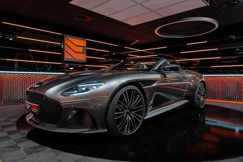 Grau Gebraucht 2020 Aston Martin DBS Cabrio | 264.900 € - Bild 1/4
