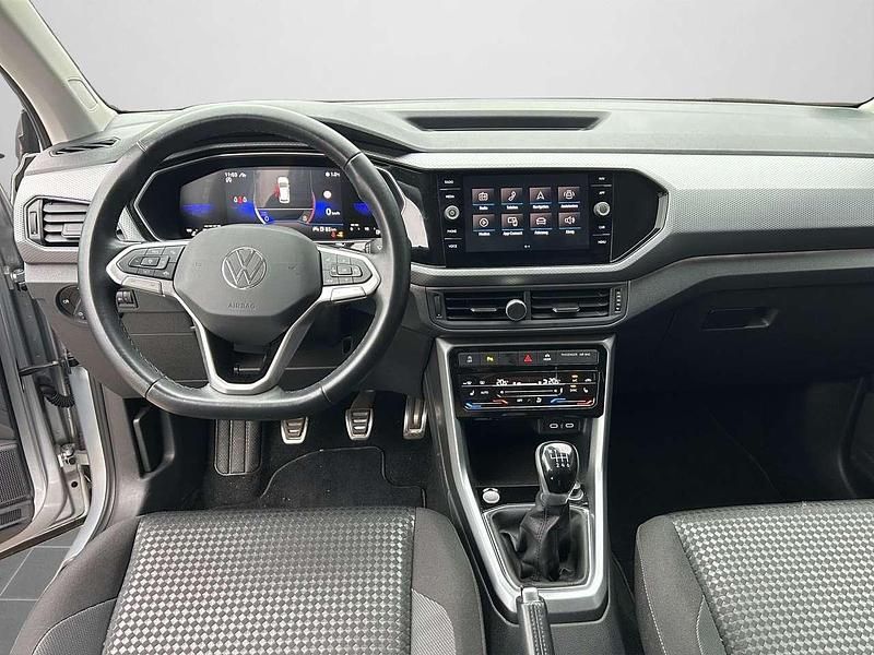 Gebraucht VW T-Cross Active 110 PS (80 kW) 2022 Reflexsilber metallic (metallic) SUV