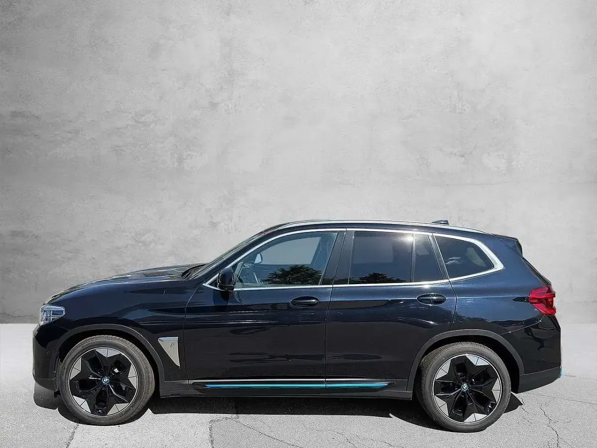 Gebraucht BMW iX3 Sport Line 210 kW (286 PS) 2021 Schwarz SUV