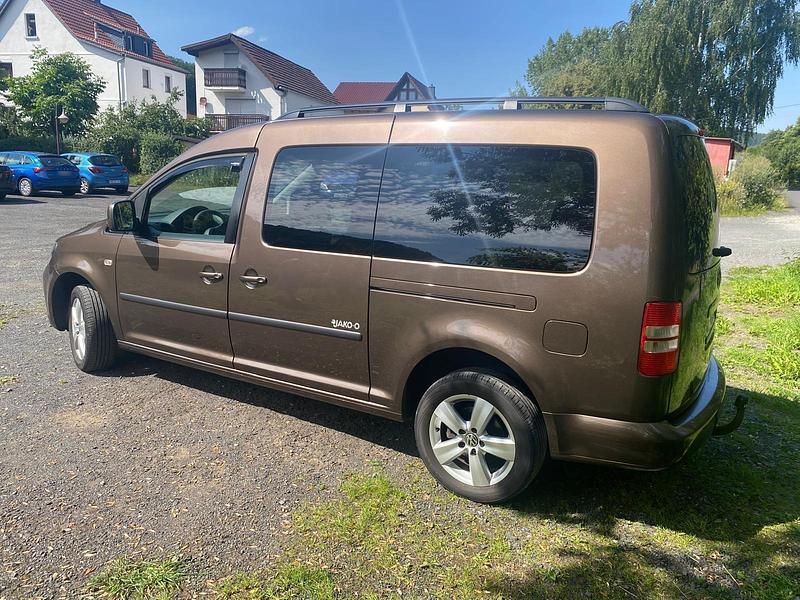Gebraucht VW Caddy Maxi 102 PS (75 kW) 2013 Braun Van / Kleinbus