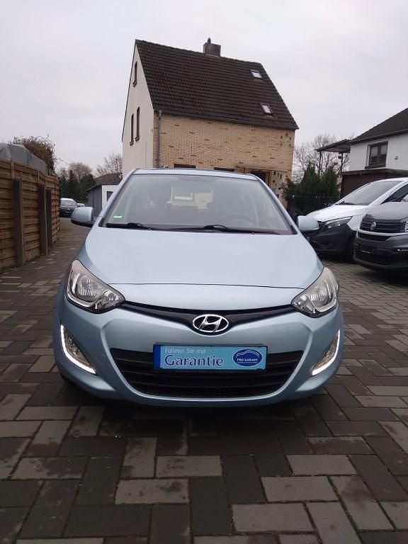 Gebraucht Hyundai i20 Style 86 PS (63 kW) 2013 Blau Kleinwagen