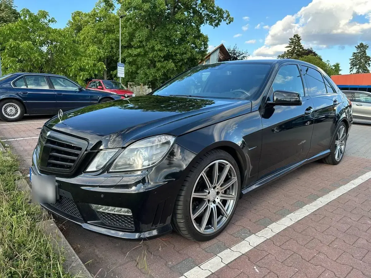 Gebraucht Mercedes E63 AMG AMG 525 PS (386 kW) 2011 Schwarz Limousine