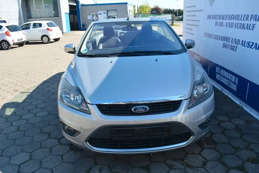 Gebraucht Ford Focus Cabriolet Titanium 145 PS (106 kW) 2010 Grau Cabrio