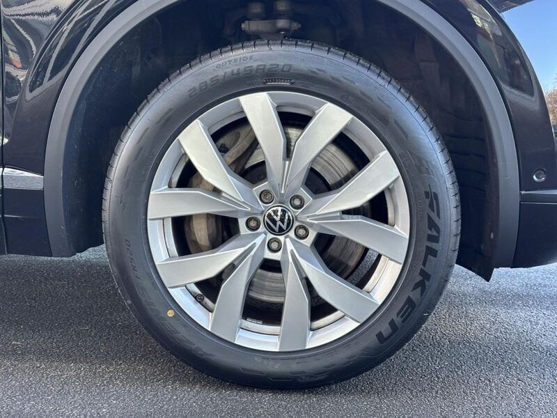 Gebraucht VW Touareg Elegance 381 PS (280 kW) 2021 Deep black perleffekt (metallic) SUV