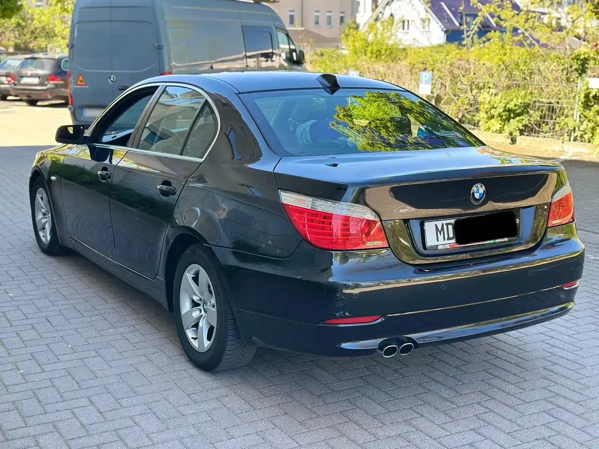 Second-hand BMW 525 197 CP (144 kW) 2007 Negru Berlinǎ