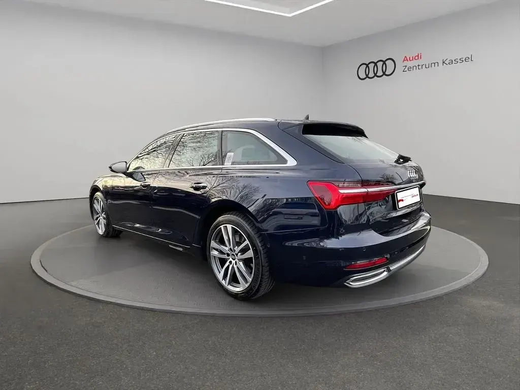 Gebraucht Audi A6 Ambiente 286 PS (210 kW) 2022 Firmamentblau metallic Kombi