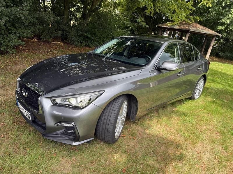 Grau Gebraucht 2018 Infiniti Q50 Business Executive Limousine | 16.500 € (Fairer Preis) - Bild 1/4