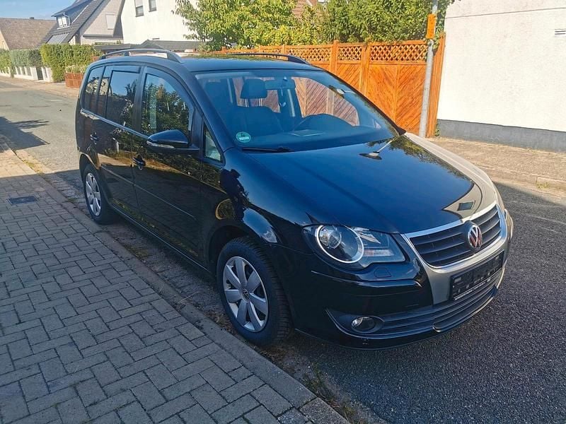 Gebraucht VW Touran 143 PS (105 kW) 2010 Schwarz Van / Kleinbus
