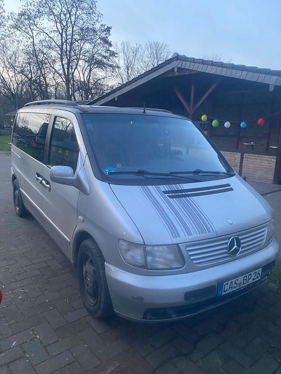 Gebraucht Mercedes V220 122 PS (89 kW) 2001 Silber Van / Kleinbus