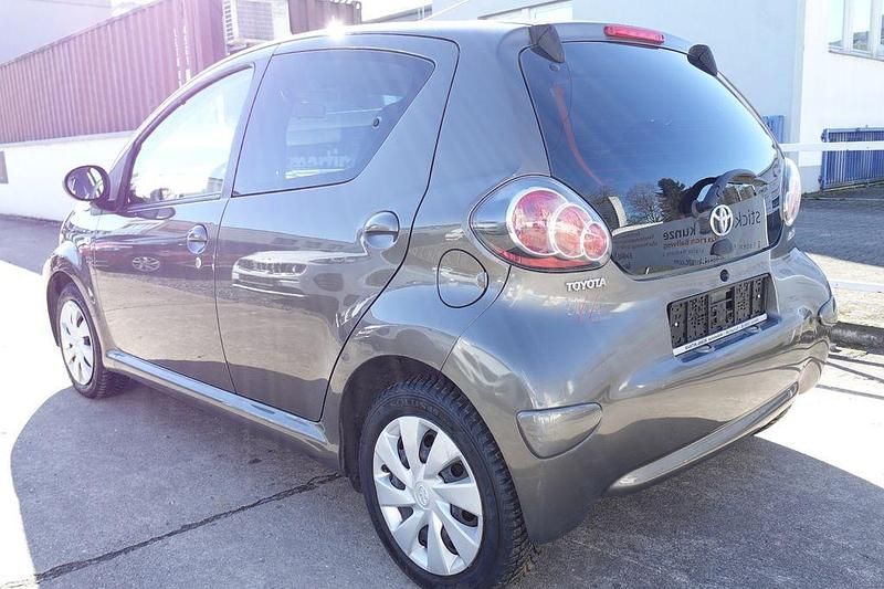 Gebraucht Toyota Aygo Cool 68 PS (50 kW) 2014 Bronze Kleinwagen