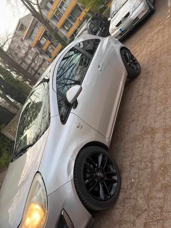 Gebraucht Opel Corsa 69 PS (50 kW) 2011 Silber Kleinwagen
