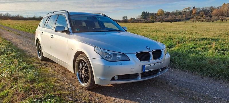 Silber Gebraucht 2005 BMW 525 Kombi | 2.690 € (Fairer Preis) - Bild 1/4