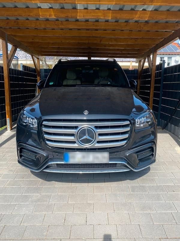 Gebraucht Mercedes GLS450 367 PS (269 kW) 2025 Schwarz SUV