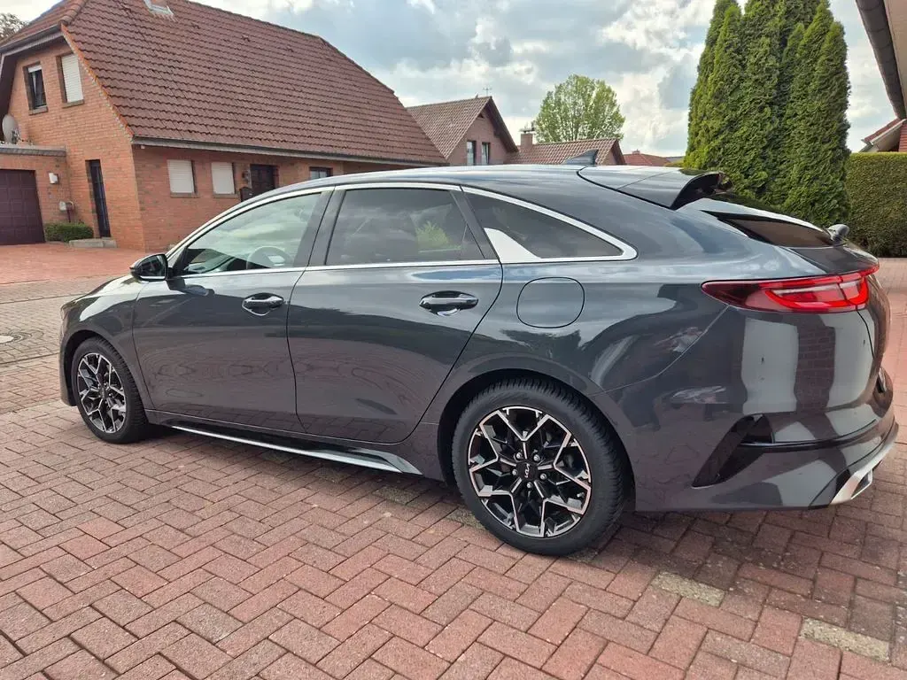 Gebraucht Kia ProCeed GT-Line 160 PS (117 kW) 2022 Grau Kombi