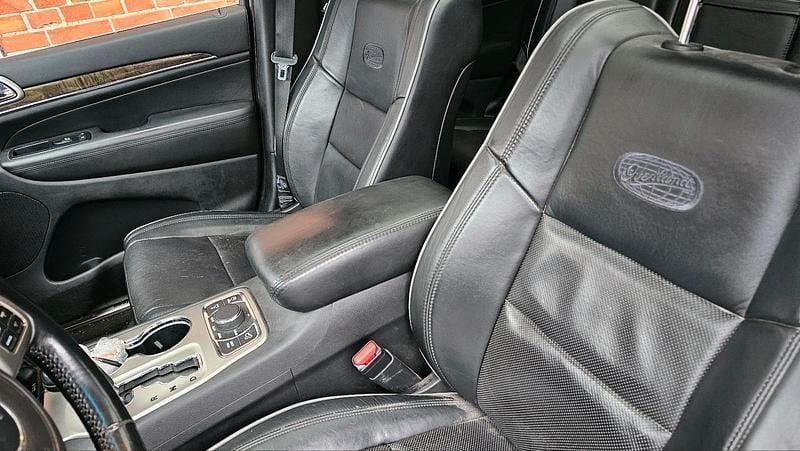 Gebraucht Jeep Grand Cherokee Overland 241 PS (177 kW) 2013 Silber SUV