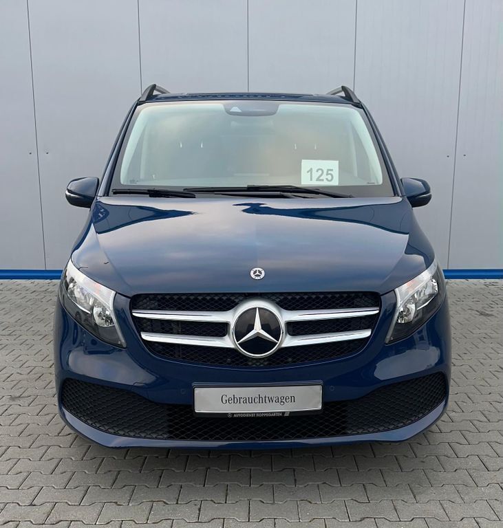 Gebraucht Mercedes V220 163 PS (119 kW) 2022 Stahblau Van / Kleinbus