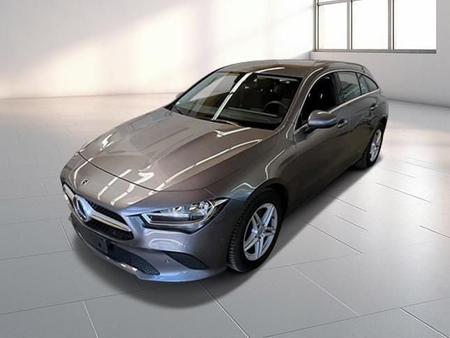 Mountaingrau metallic Gebraucht 2023 Mercedes CLA200 Shooting Brake Kombi | 24.780 € (Superpreis) - Bild 1/4