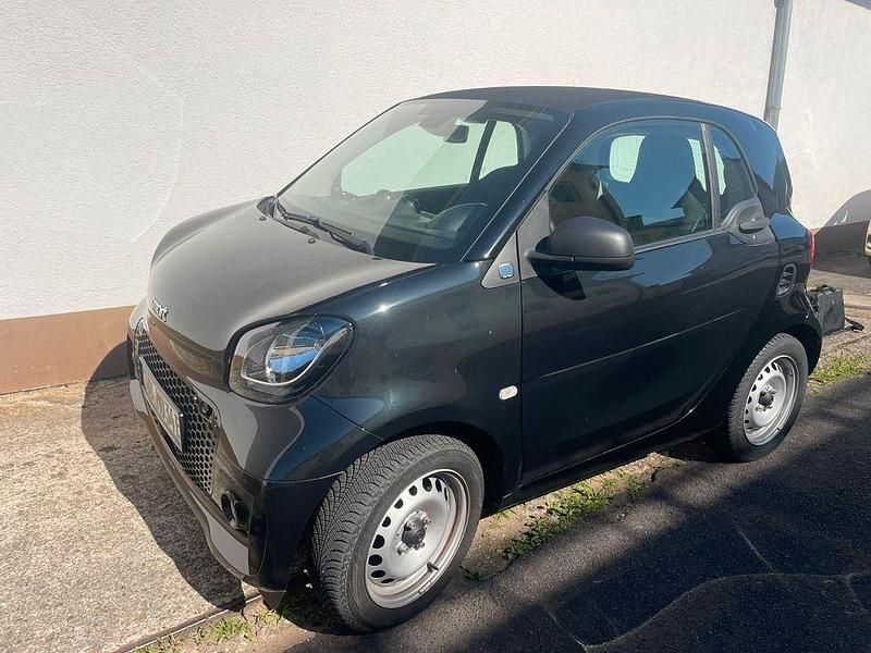 Schwarz Gebraucht 2021 Smart ForTwo Electric Drive Coupé | 8.600 € (Guter Preis) - Bild 1/4