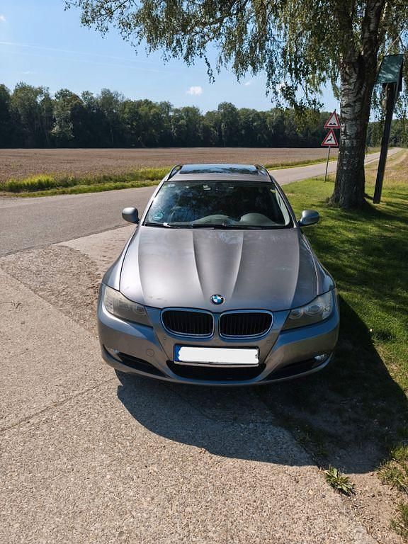 Gebraucht BMW 318 143 PS (105 kW) 2008 Grau Kombi