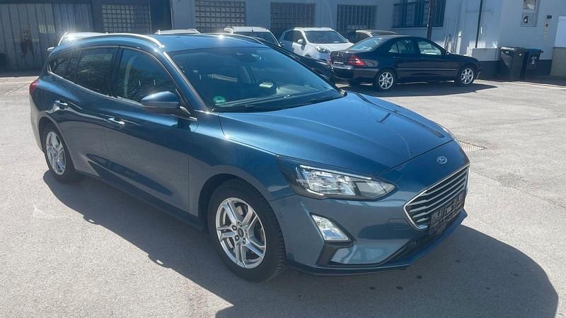 Gebraucht Ford Focus Cool & Connect 120 PS (88 kW) 2020 Blau Kombi