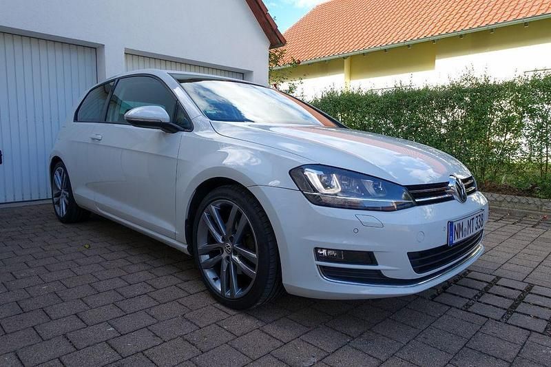 Weiß Gebraucht 2013 VW Golf VII Sportline Limousine | 10.400 € (Fairer Preis) - Bild 1/4