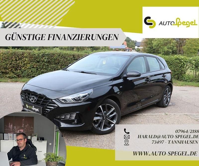 Phantom black Gebraucht 2023 Hyundai i30 Trend Limousine | 14.890 € (Guter Preis) - Bild 1/4