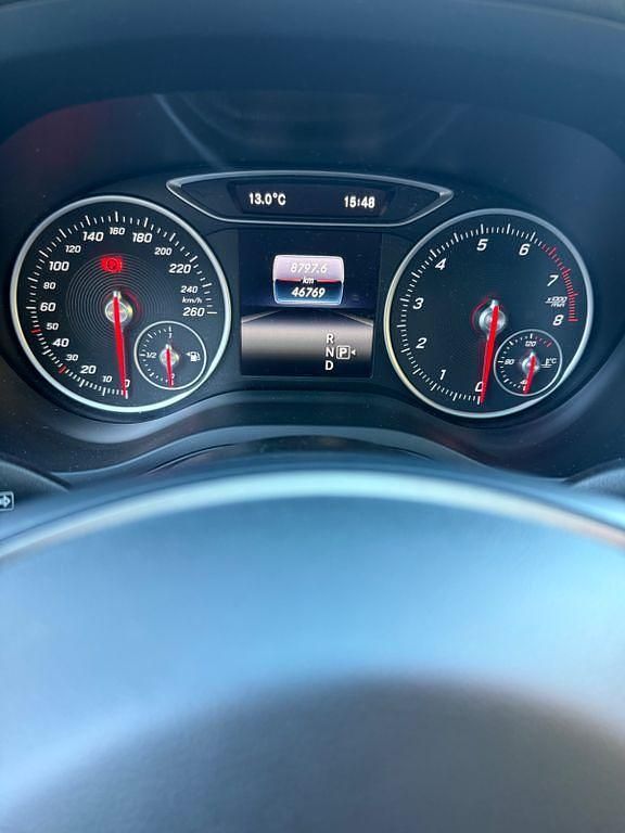 Gebraucht Mercedes B220 184 PS (135 kW) 2018 Grau Van / Kleinbus