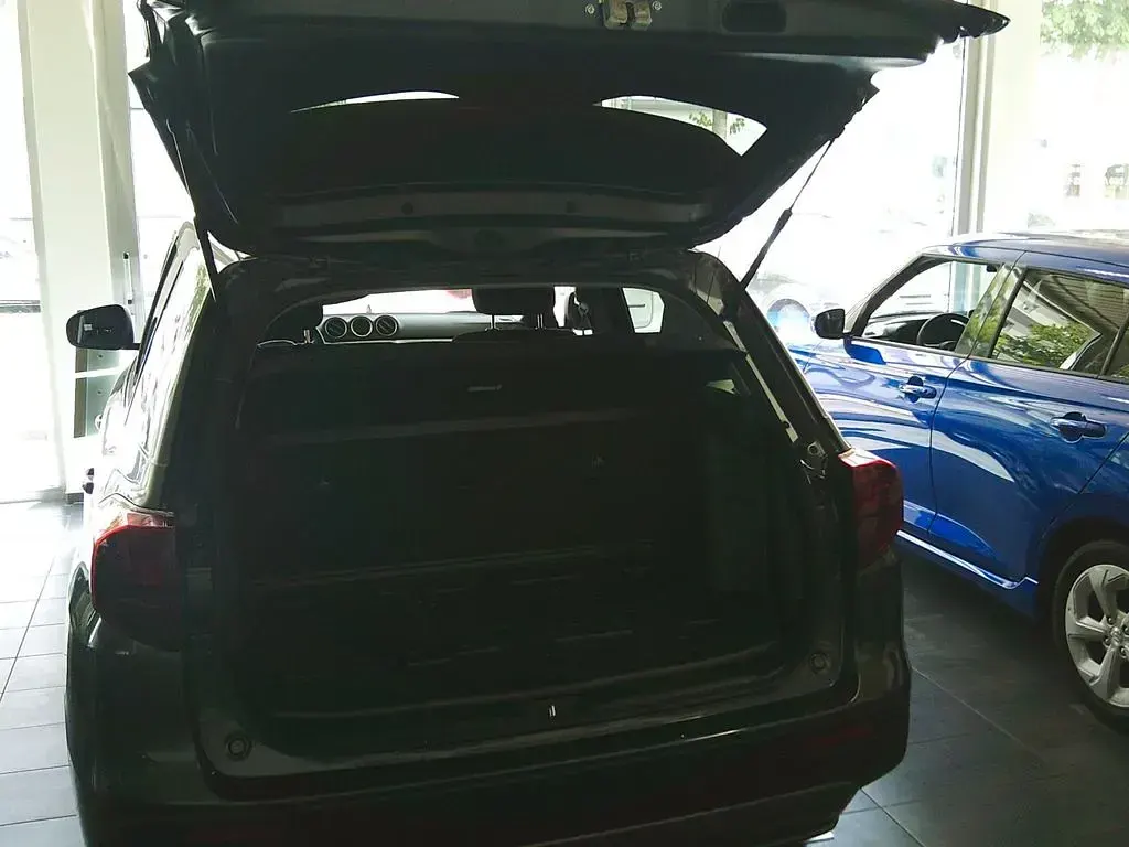 Neu Suzuki Vitara Comfort 110 PS (80 kW) 2026 Grau SUV