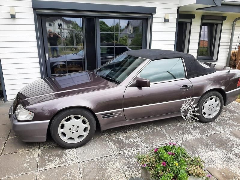 Braun Gebraucht 1991 Mercedes SL300 Cabrio | 18.699 € - Bild 1/4