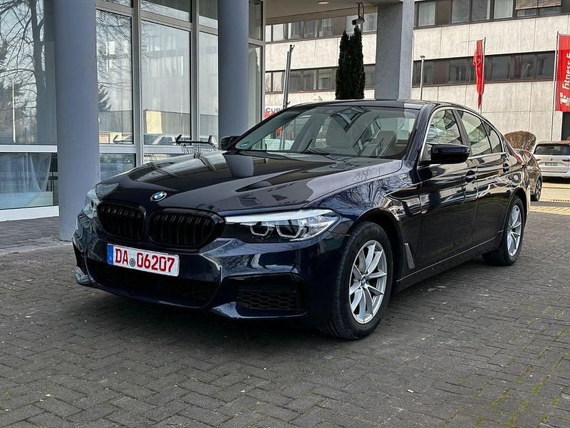 Gebraucht BMW 520 Sport Line 184 PS (135 kW) 2017 Imperialblau brillanteffekt Limousine