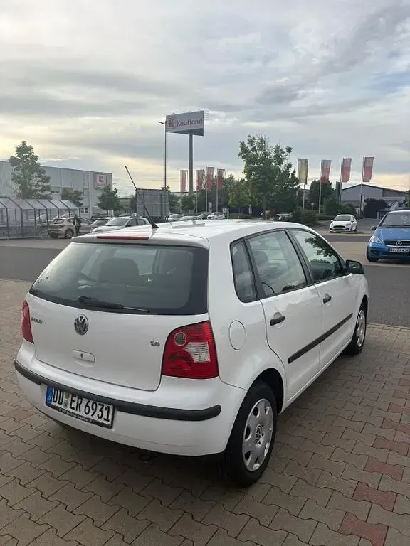 Gebraucht VW Polo Basis 75 PS (55 kW) 2003 Weiß Limousine