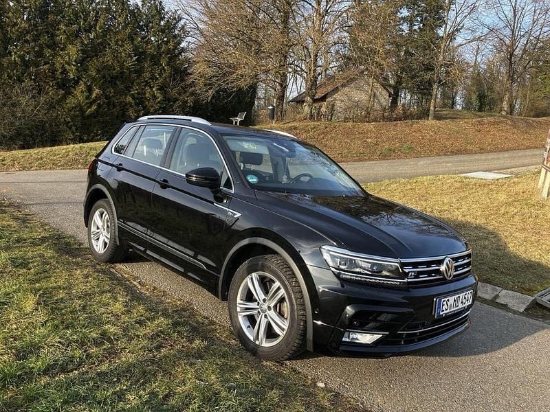 Schwarz Gebraucht 2016 VW Tiguan R-line SUV | 23.900 € (Superpreis) - Bild 1/4