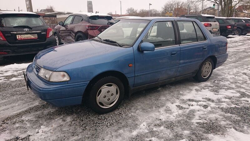 Gebraucht Hyundai Pony 83 PS (61 kW) 1993 Blau Limousine