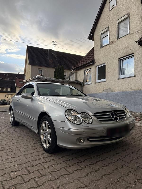 Gebraucht Mercedes CLK240 171 PS (125 kW) 2002 Silber Coupé