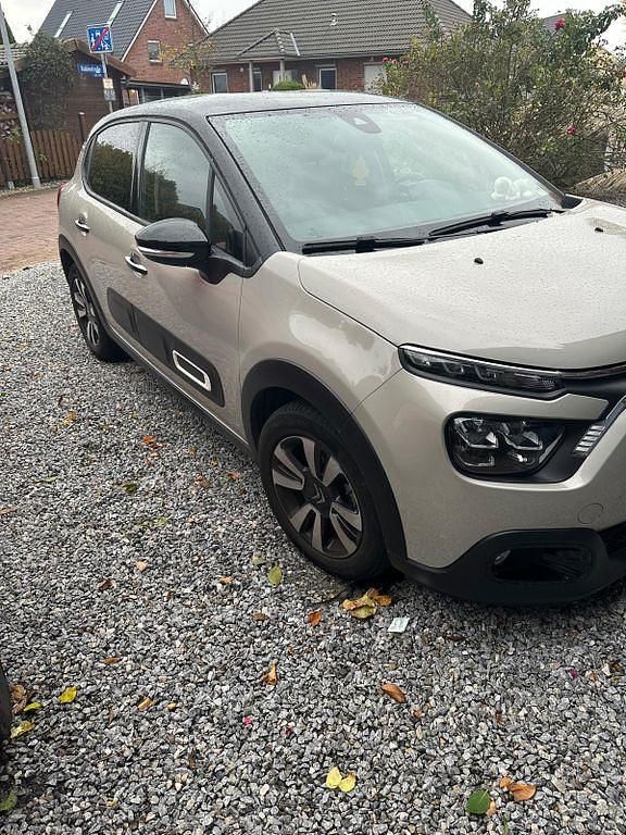 Silber Gebraucht 2023 Citroën C3 PureTech Limousine | 13.999 € (Guter Preis) - Bild 1/4