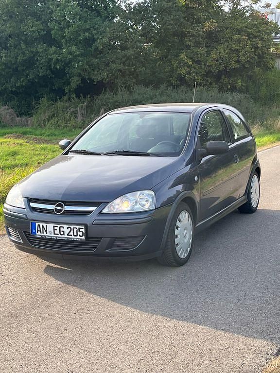 Grau Gebraucht 2006 Opel Corsa Limousine | 1.050 € (Superpreis) - Bild 1/4