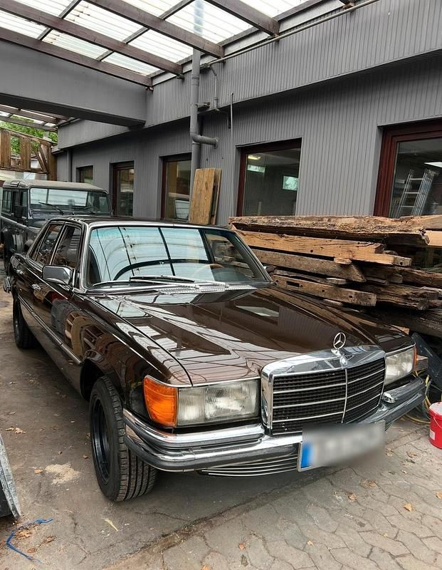 Braun Gebraucht 1977 Mercedes E280 SE Limousine | 10.200 € - Bild 1/4