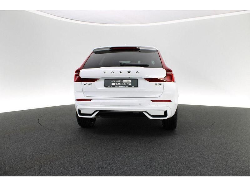 Neu Volvo XC60 Plus 250 PS (183 kW) 2026 Crystal weiss SUV