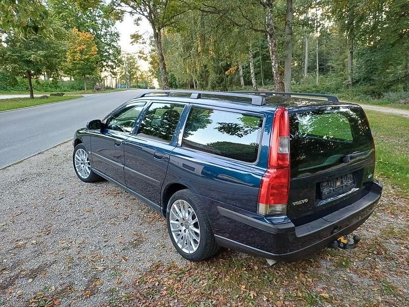 Gebraucht Volvo V70 140 PS (102 kW) 2001 Blau Kombi